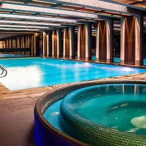 Gardens & Wellness 4* בודפשט